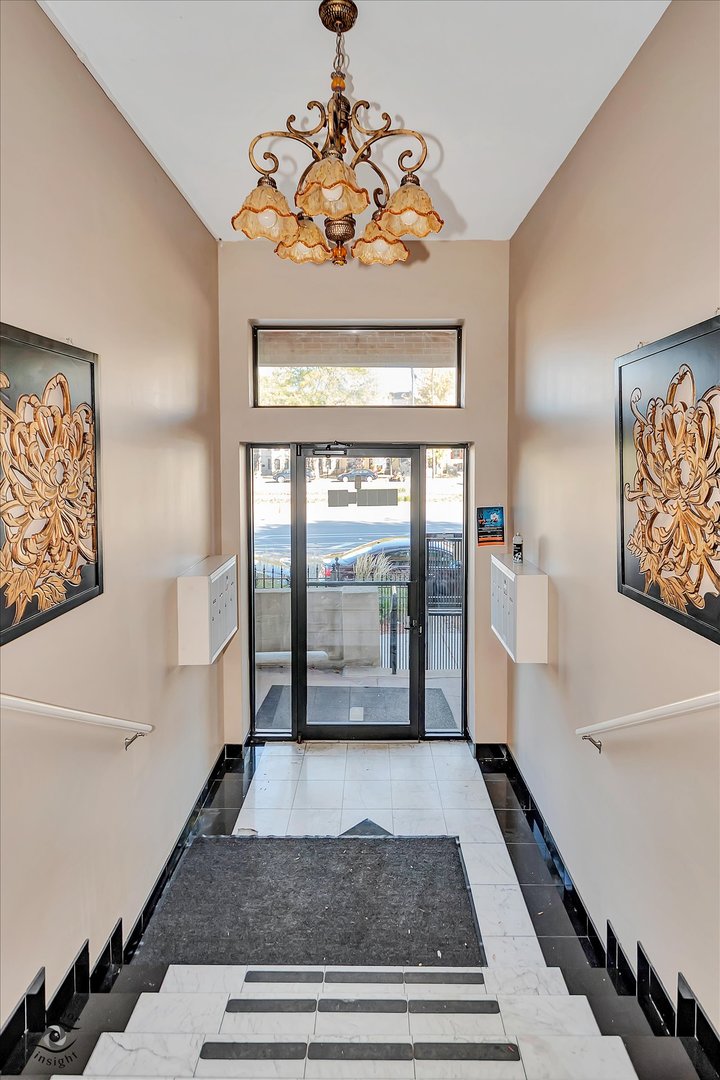 3522 S King Drive Unit: 3S