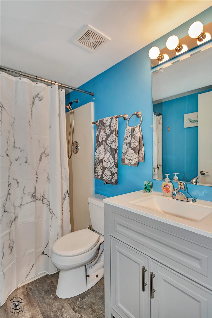 5150 Shadow Creek Drive Unit: 4