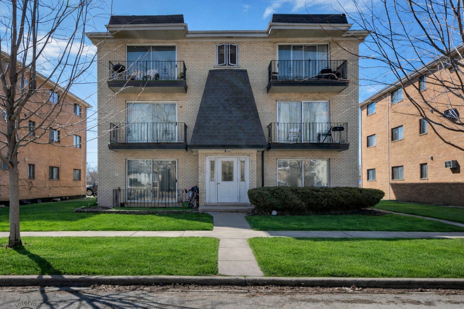 6135 Marshall Avenue Unit: 301