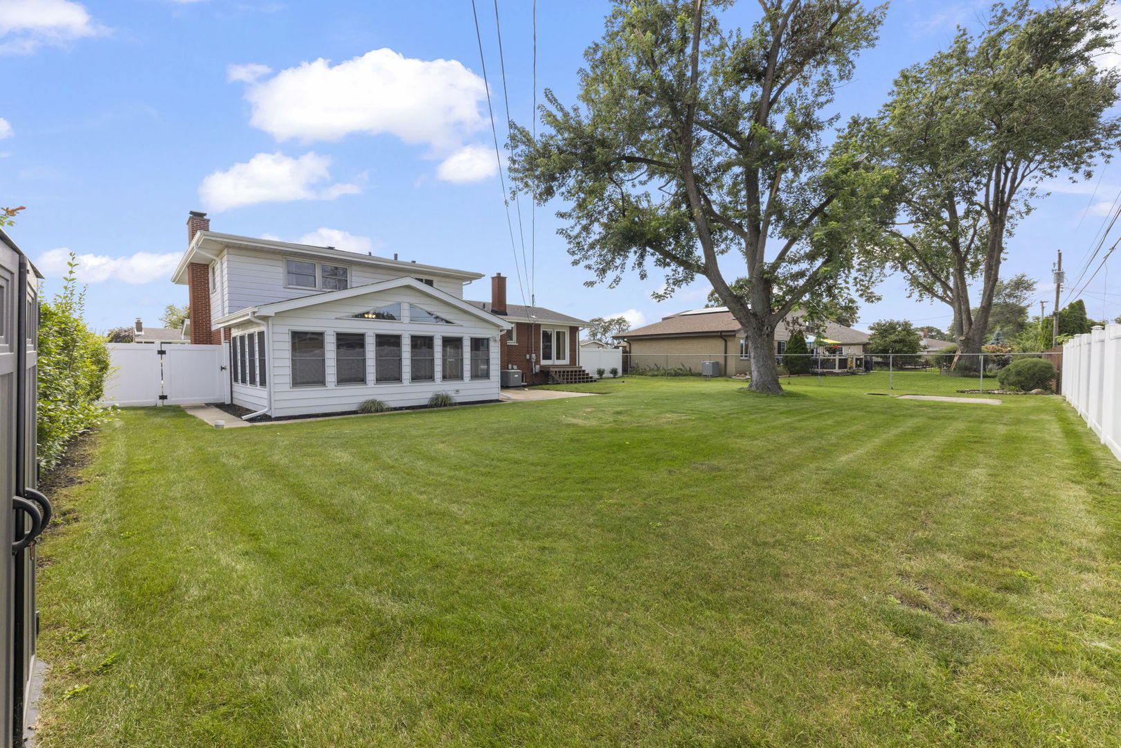 6120 W 129th Street