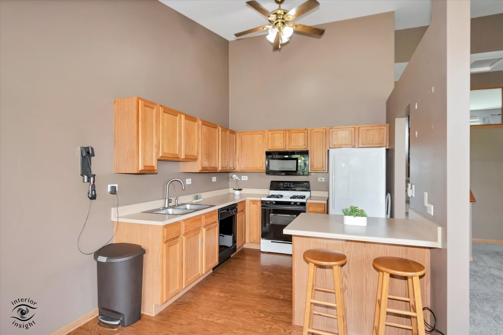 16006 Golfview Drive