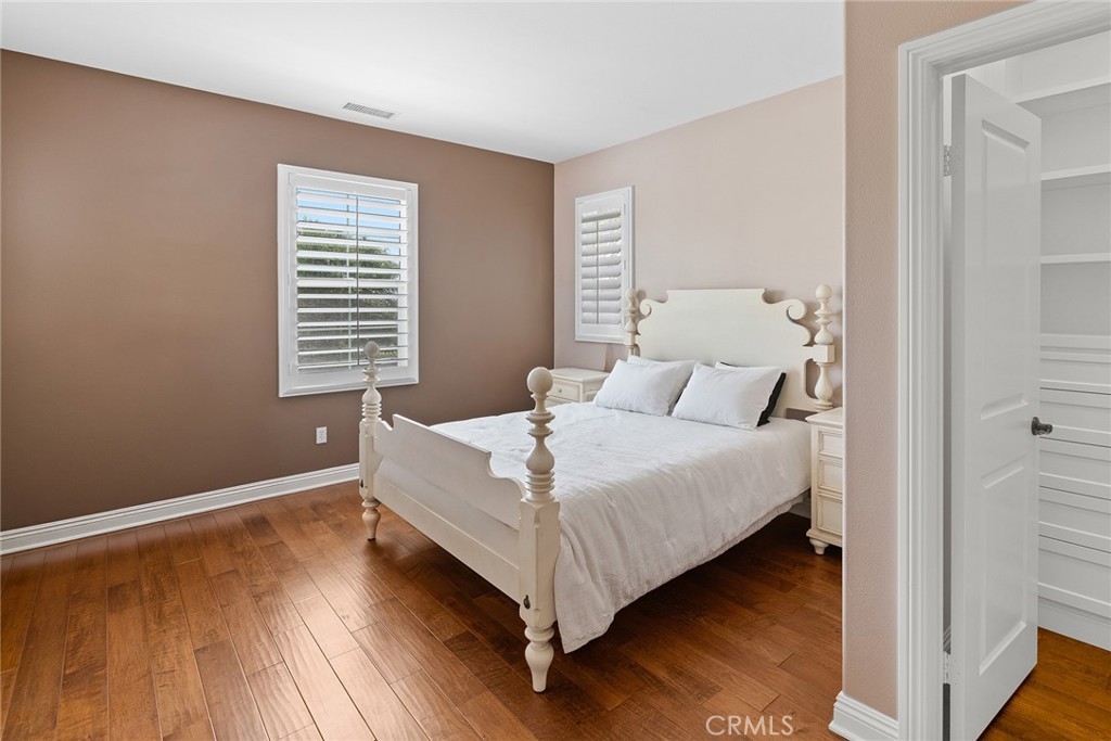 1009 Newhall
