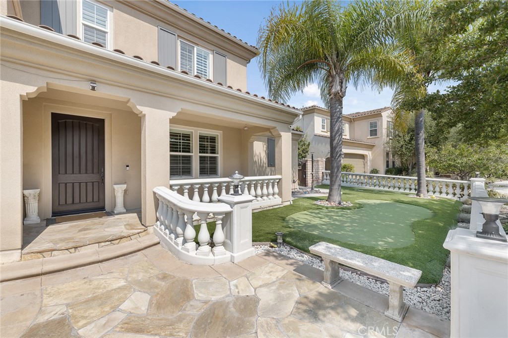 1009 Newhall