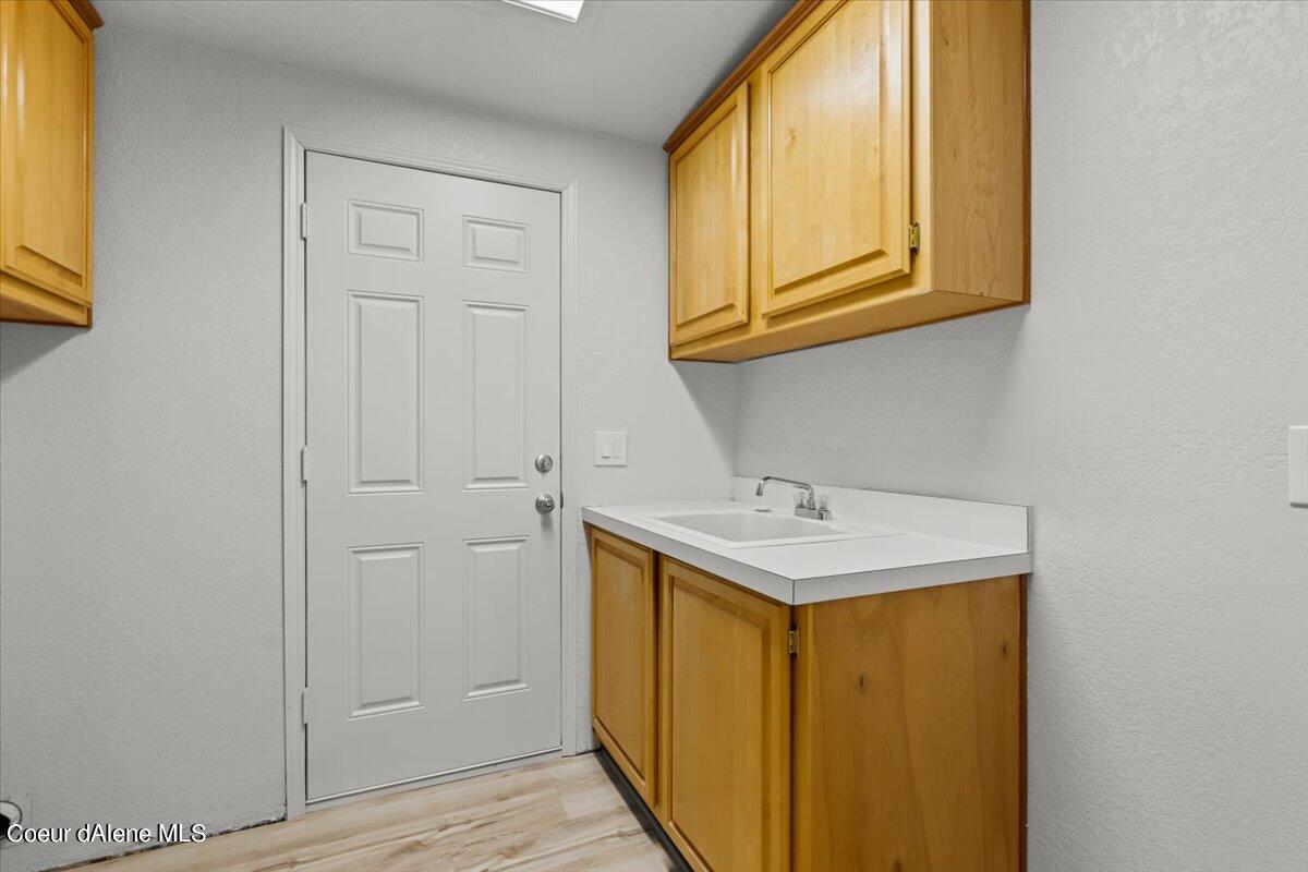 1365 S DILLON DR