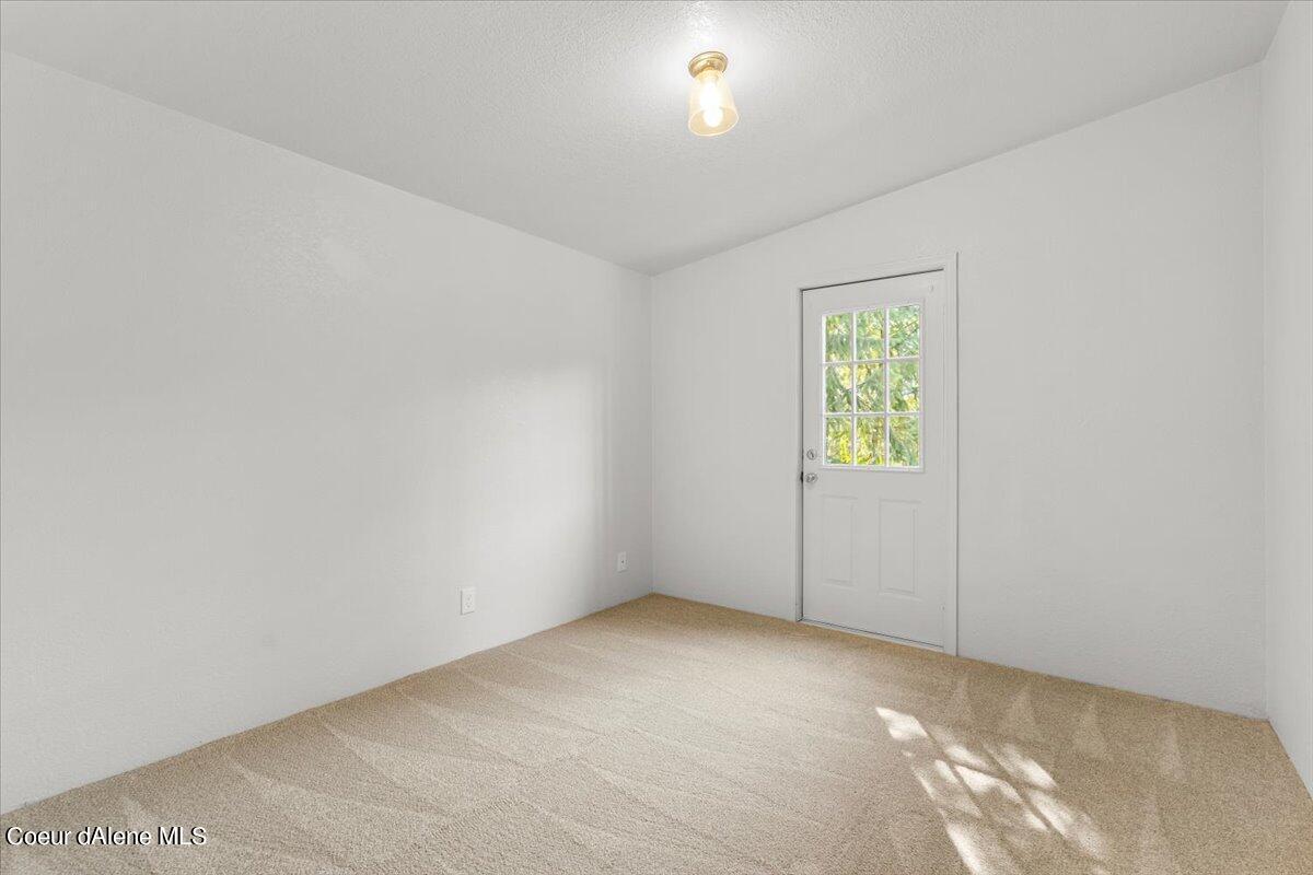 1365 S DILLON DR