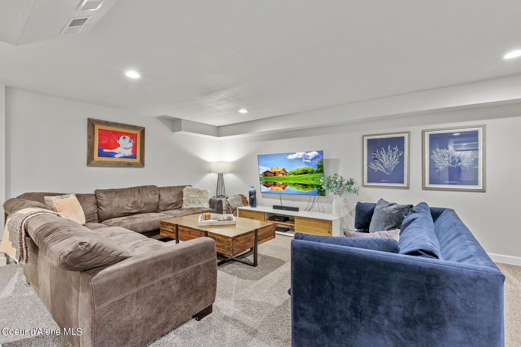 310 E WALLACE AVE