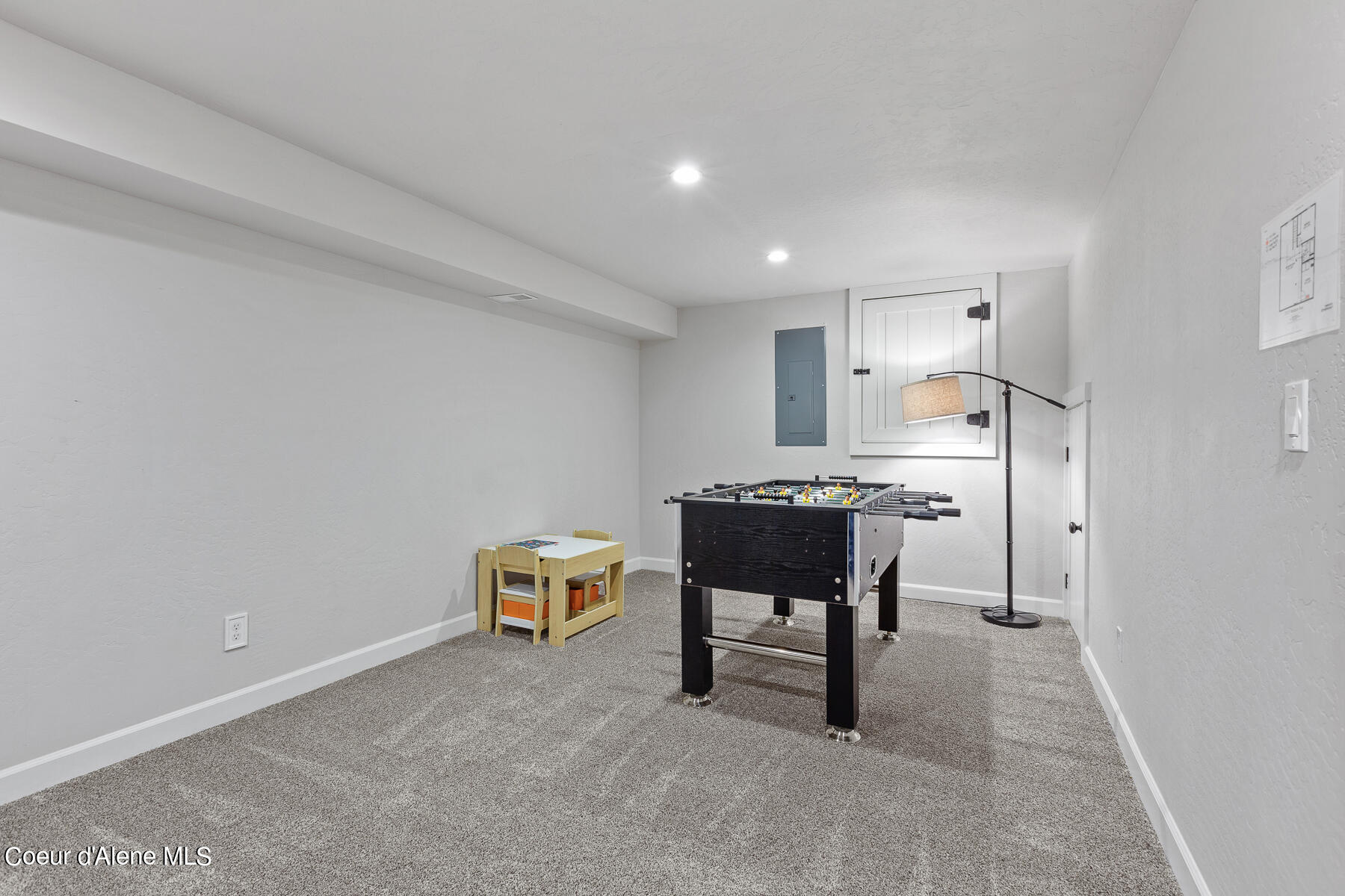 310 E WALLACE AVE