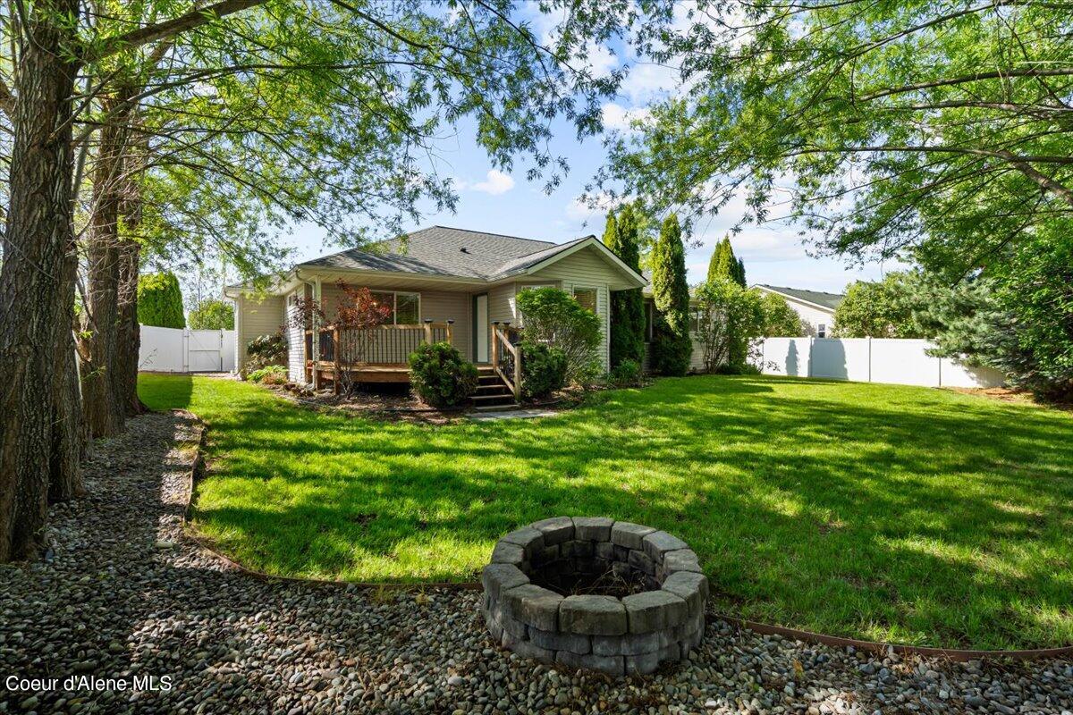 2741 W Broadmoore Dr