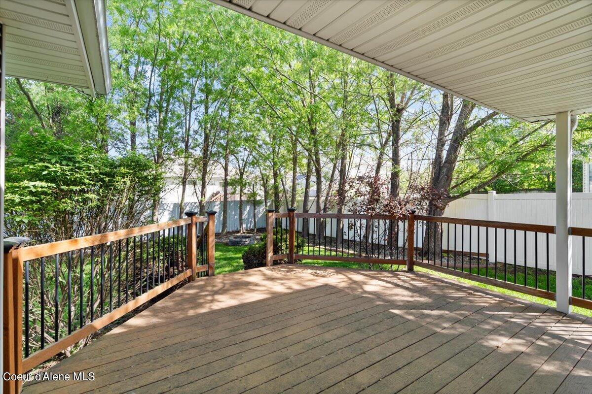 2741 W Broadmoore Dr