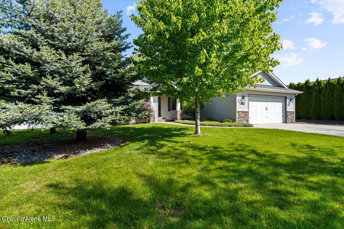 2741 W Broadmoore Dr