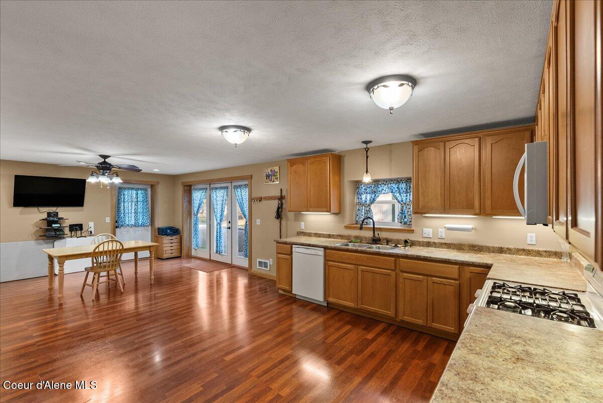 169 Chinook Way