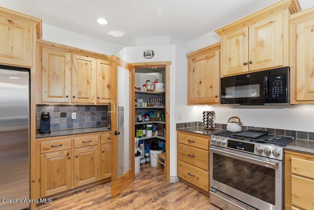 12377 N Bradbury DR