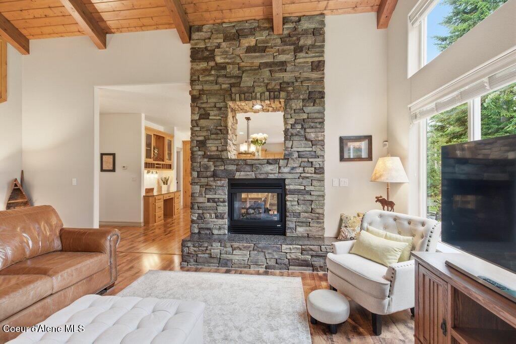 12377 N Bradbury DR