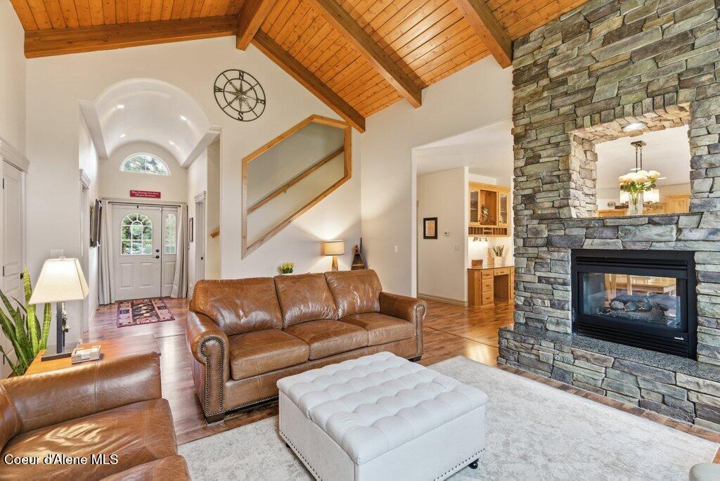 12377 N Bradbury DR