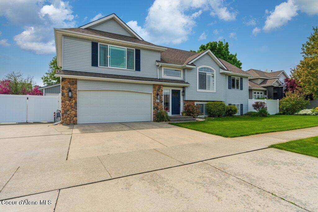 8299 N Raspberry LN