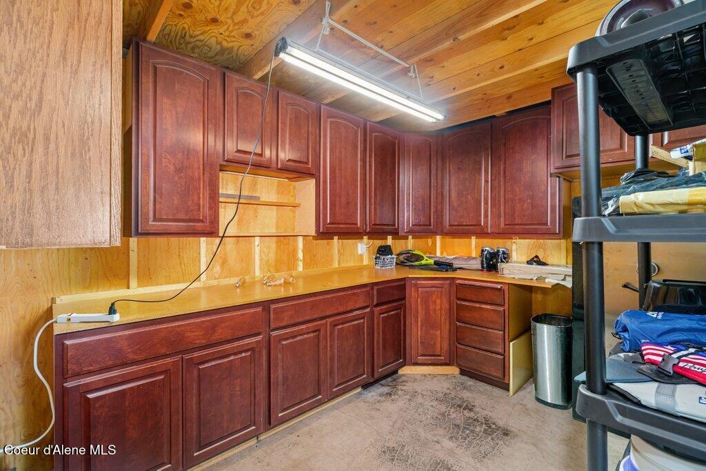 8299 N Raspberry LN
