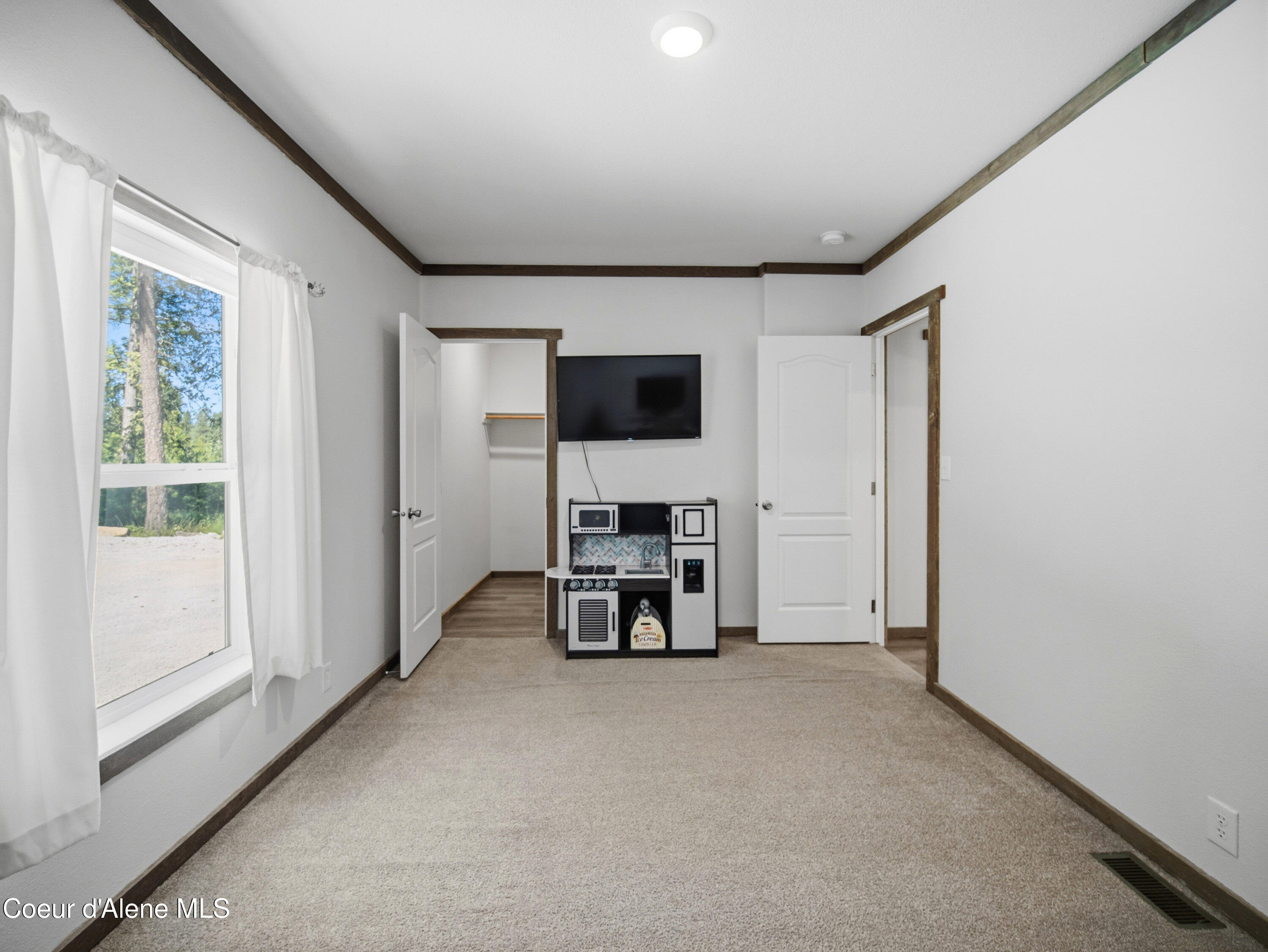 447 S Beaver Lake RD