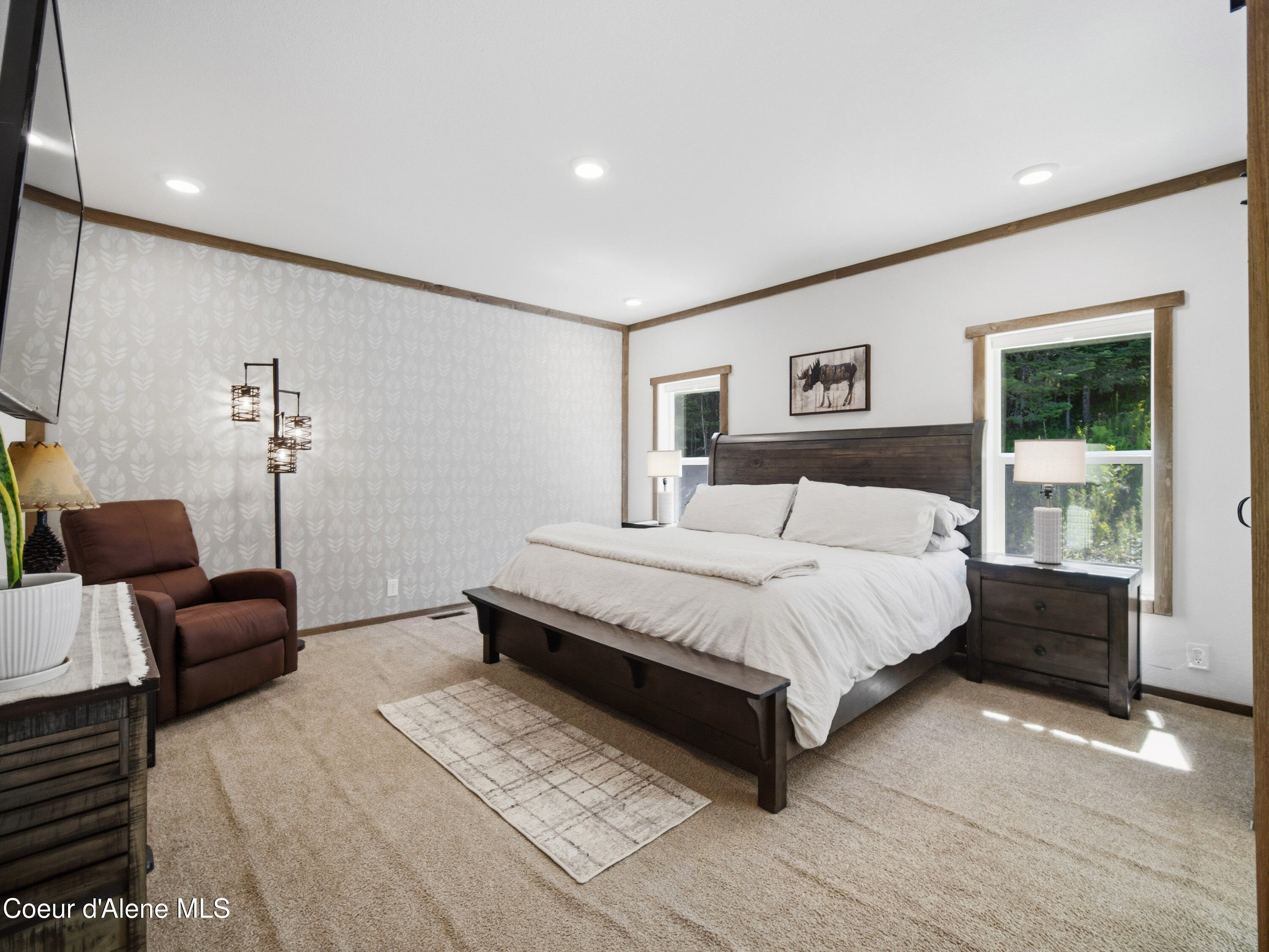 447 S Beaver Lake RD