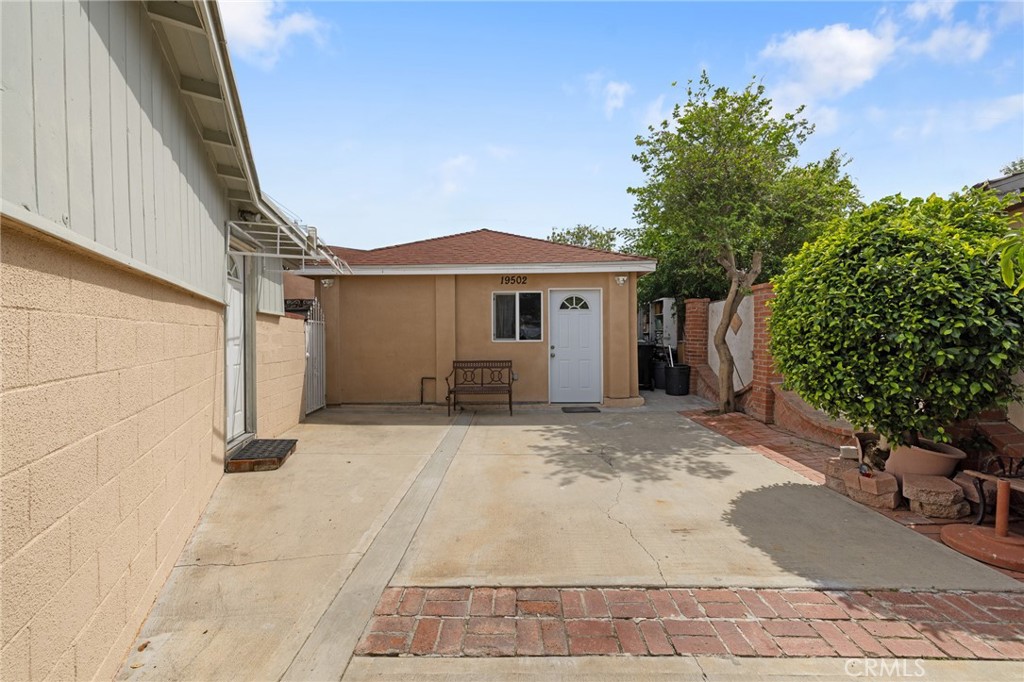19500 Bassett Street