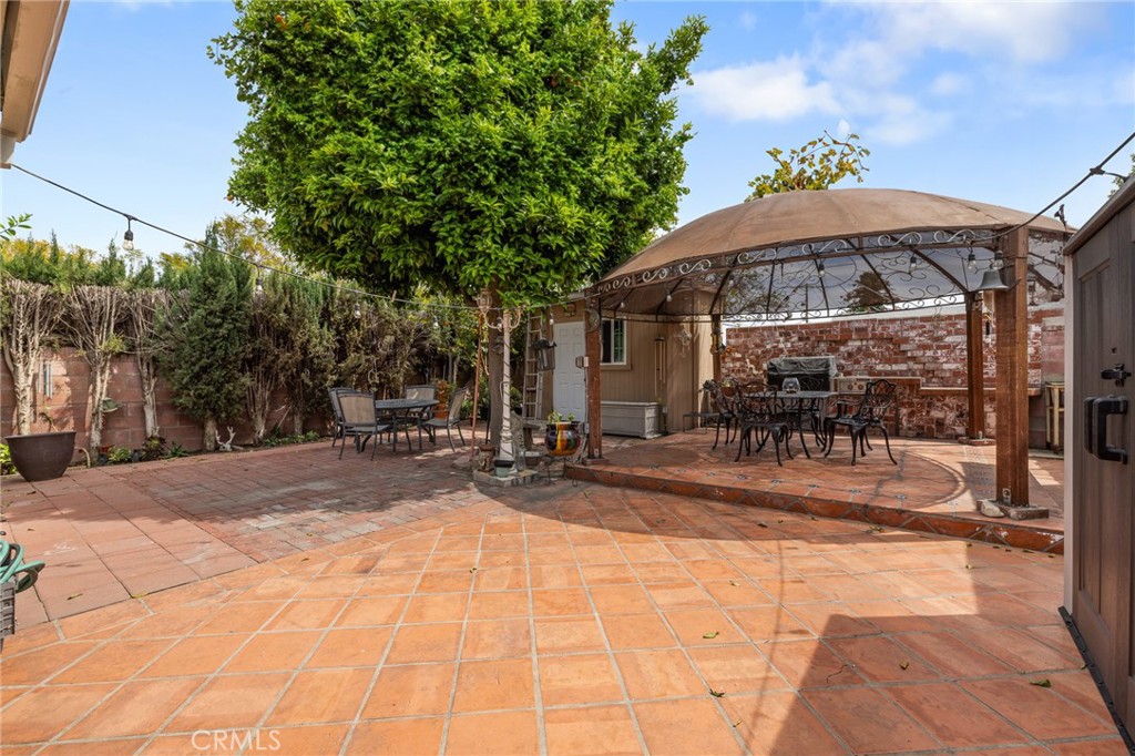 19500 Bassett Street