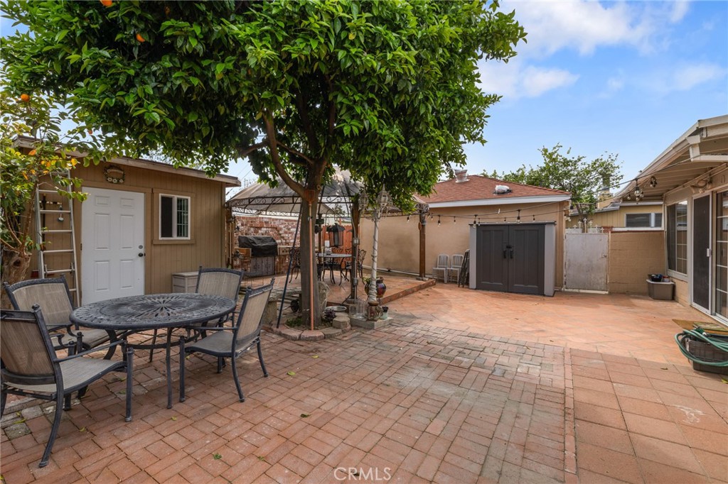 19500 Bassett Street
