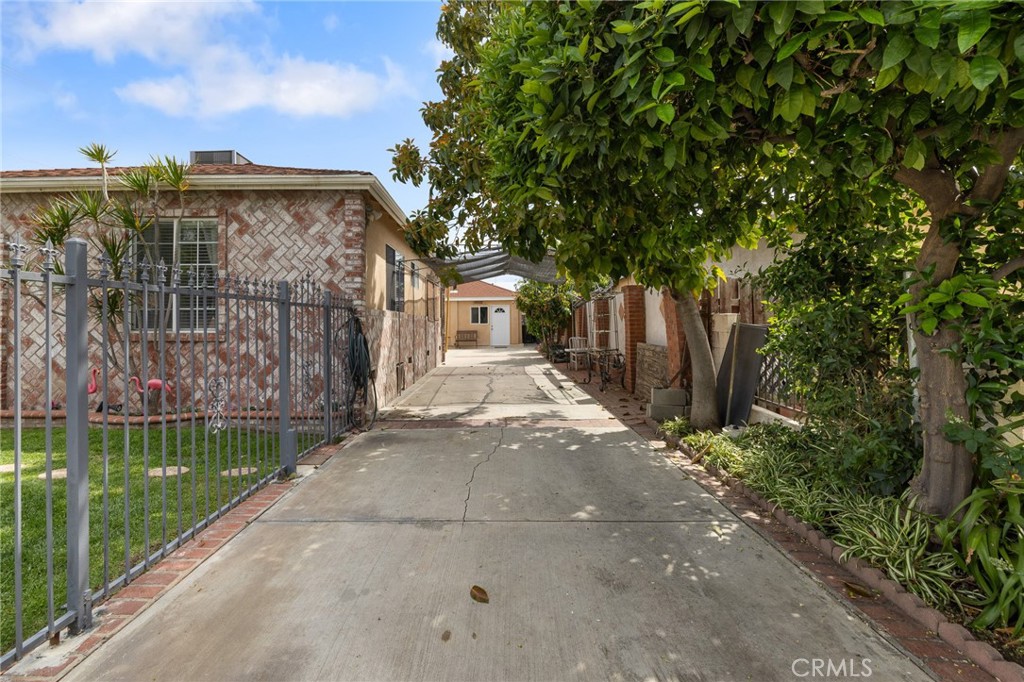 19500 Bassett Street
