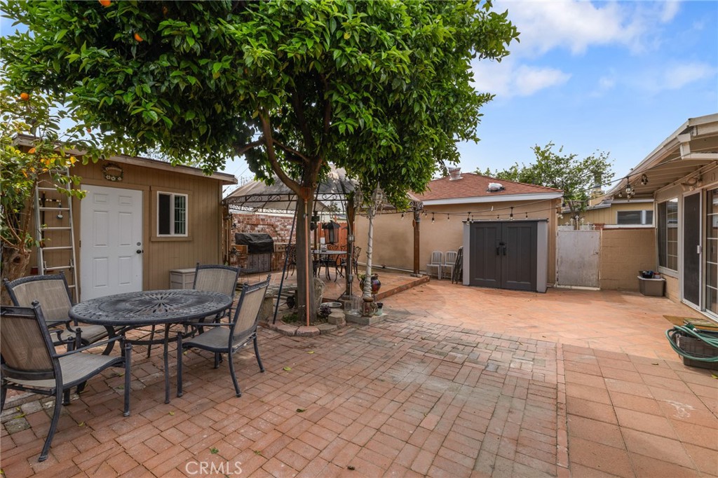 19500 Bassett Street