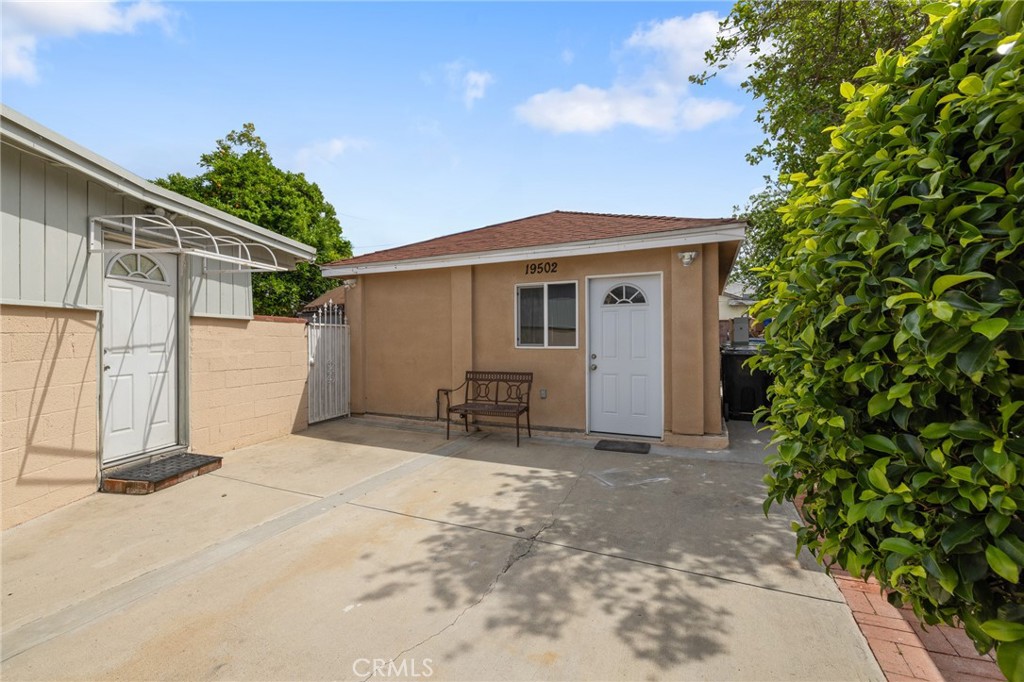 19500 Bassett Street