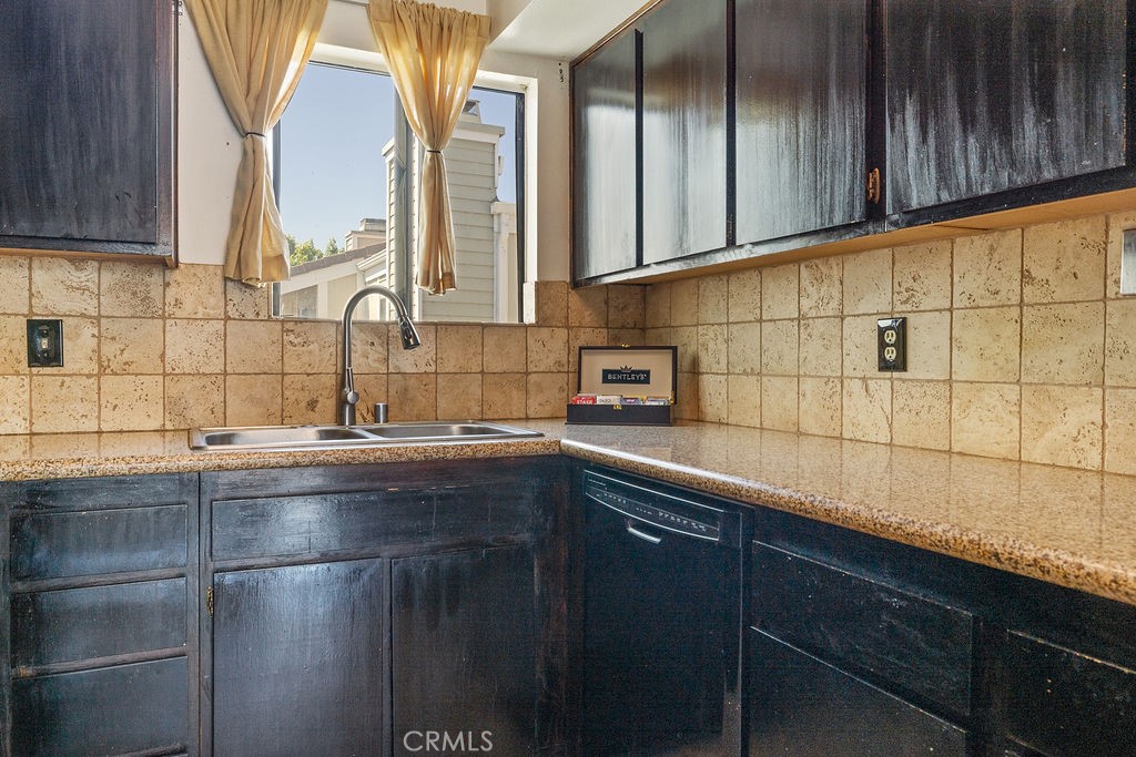 27066 Hidaway Avenue 6