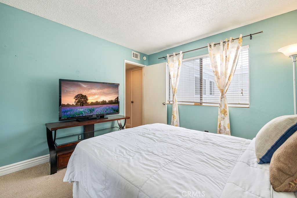 27066 Hidaway Avenue 6