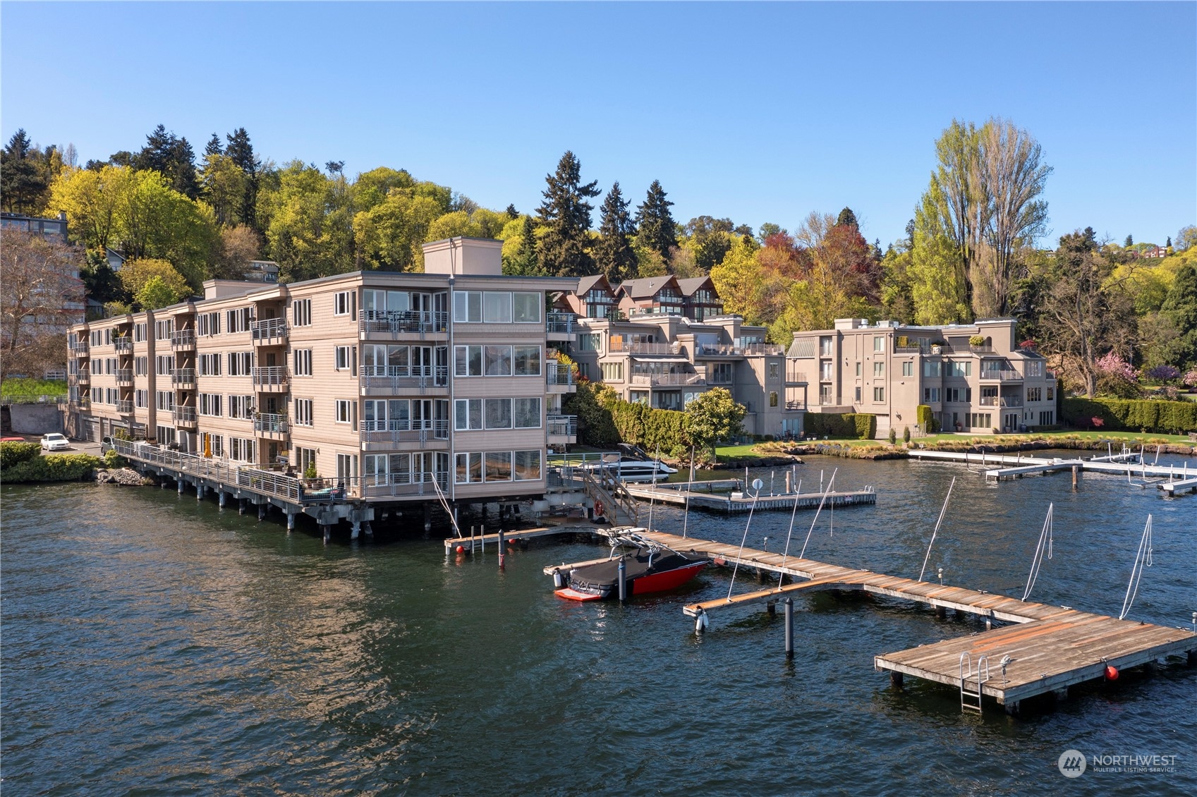 334 Lakeside Avenue S Unit: 304