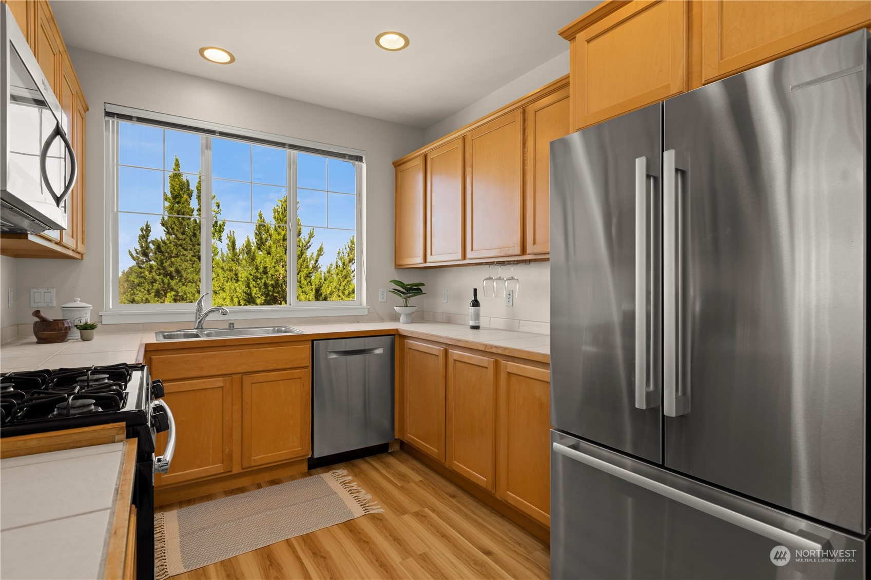 1601 NE Katsura Street Unit: 206