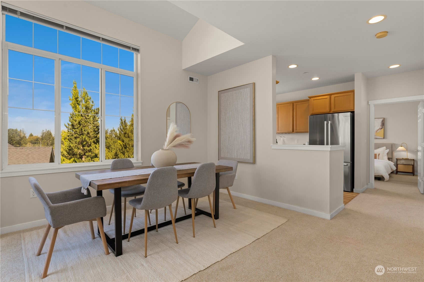 1601 NE Katsura Street Unit: 206