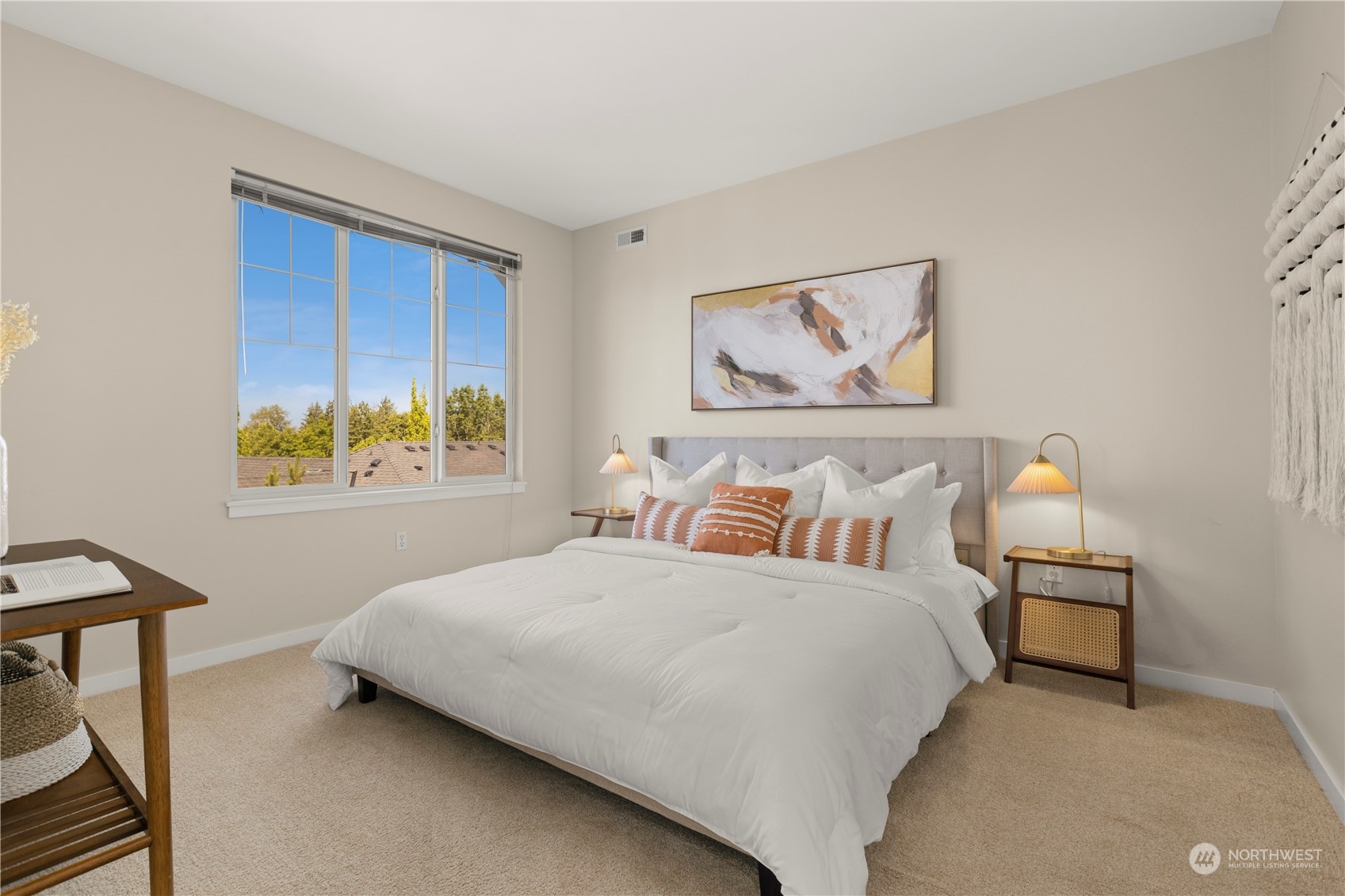 1601 NE Katsura Street Unit: 206
