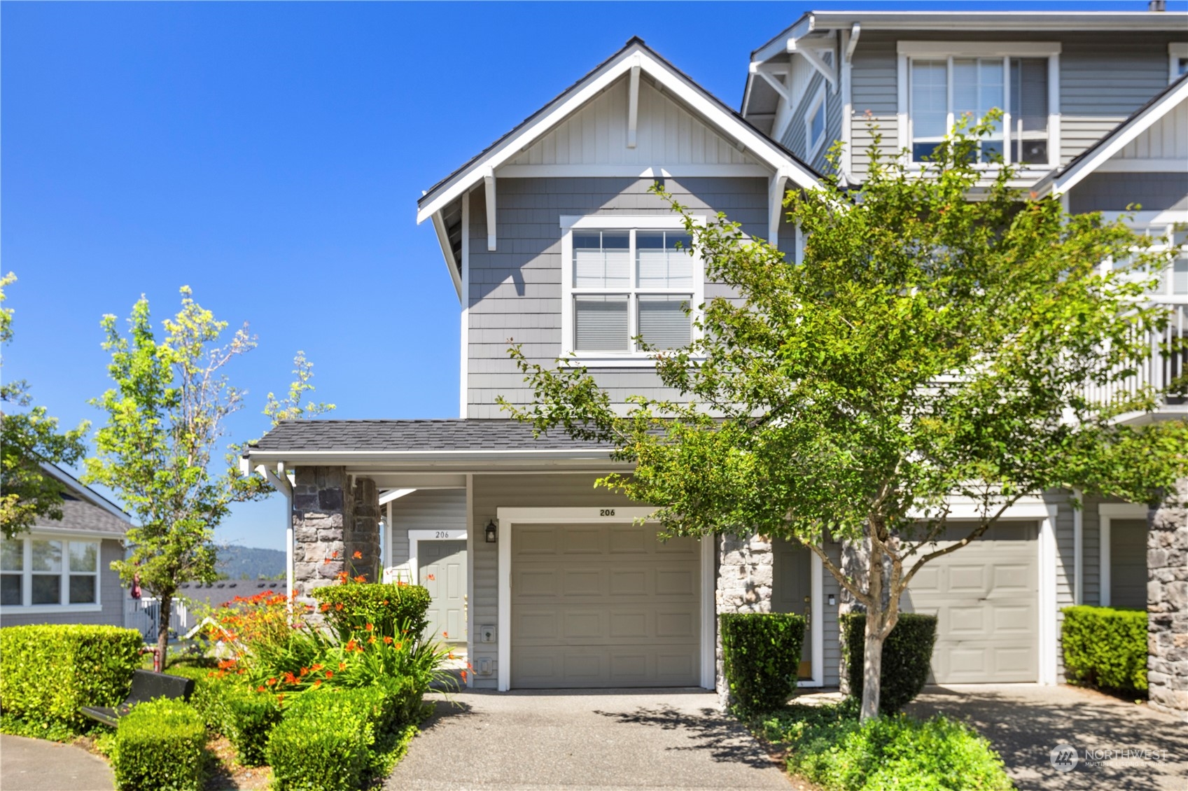 1601 NE Katsura Street Unit: 206