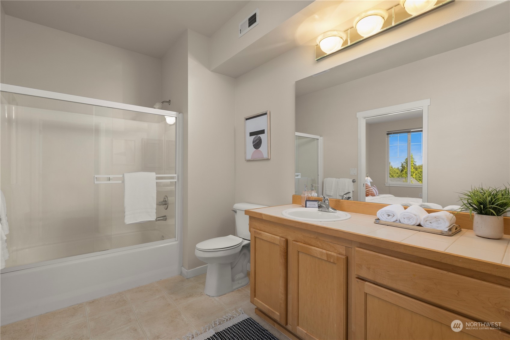 1601 NE Katsura Street Unit: 206