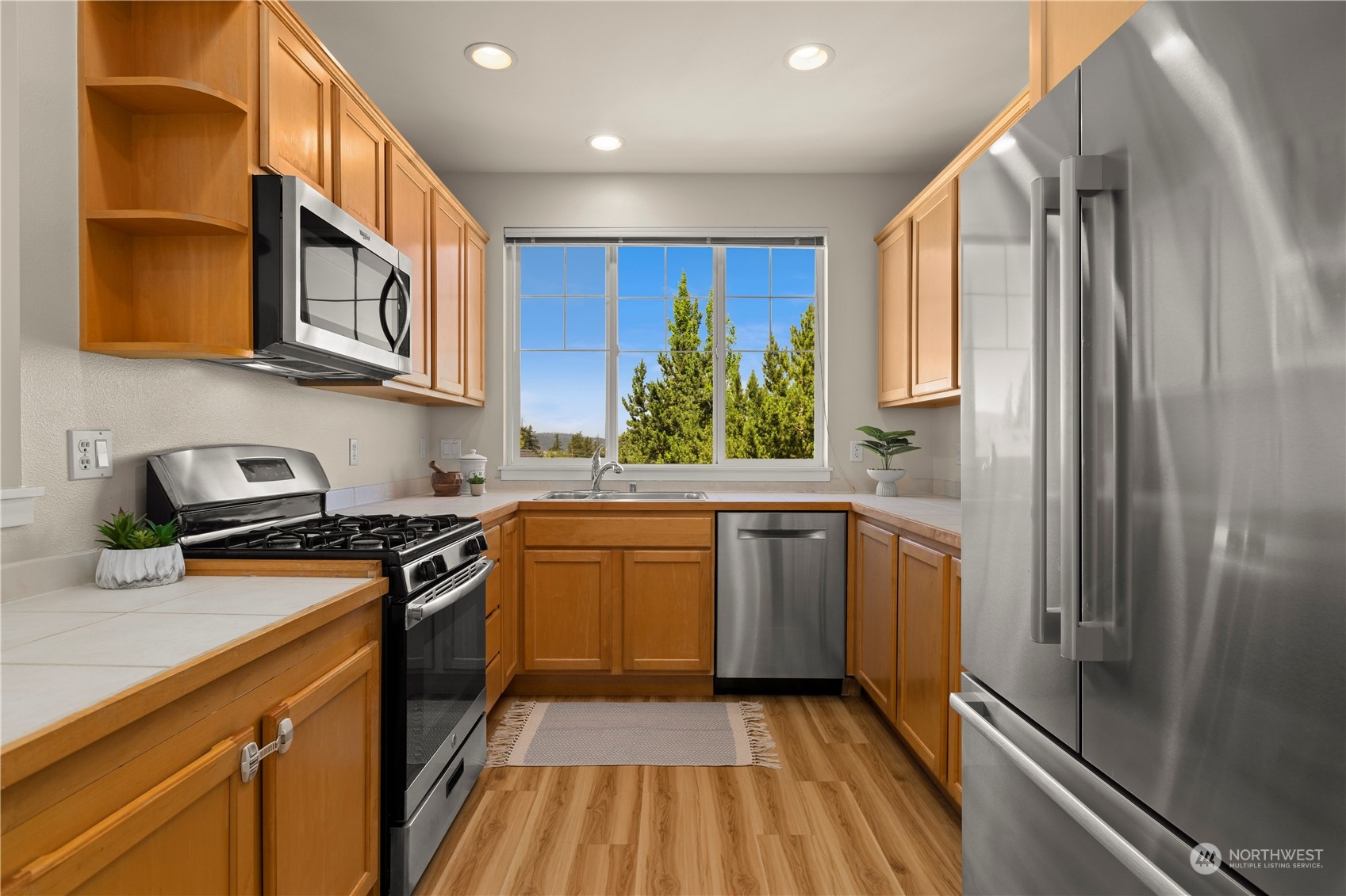 1601 NE Katsura Street Unit: 206