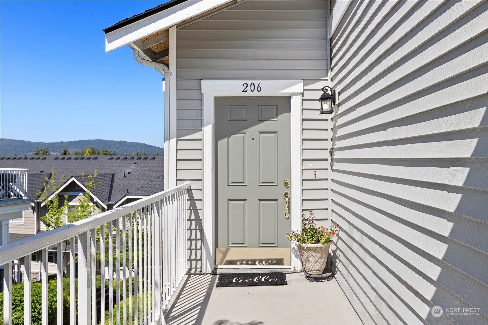 1601 NE Katsura Street Unit: 206