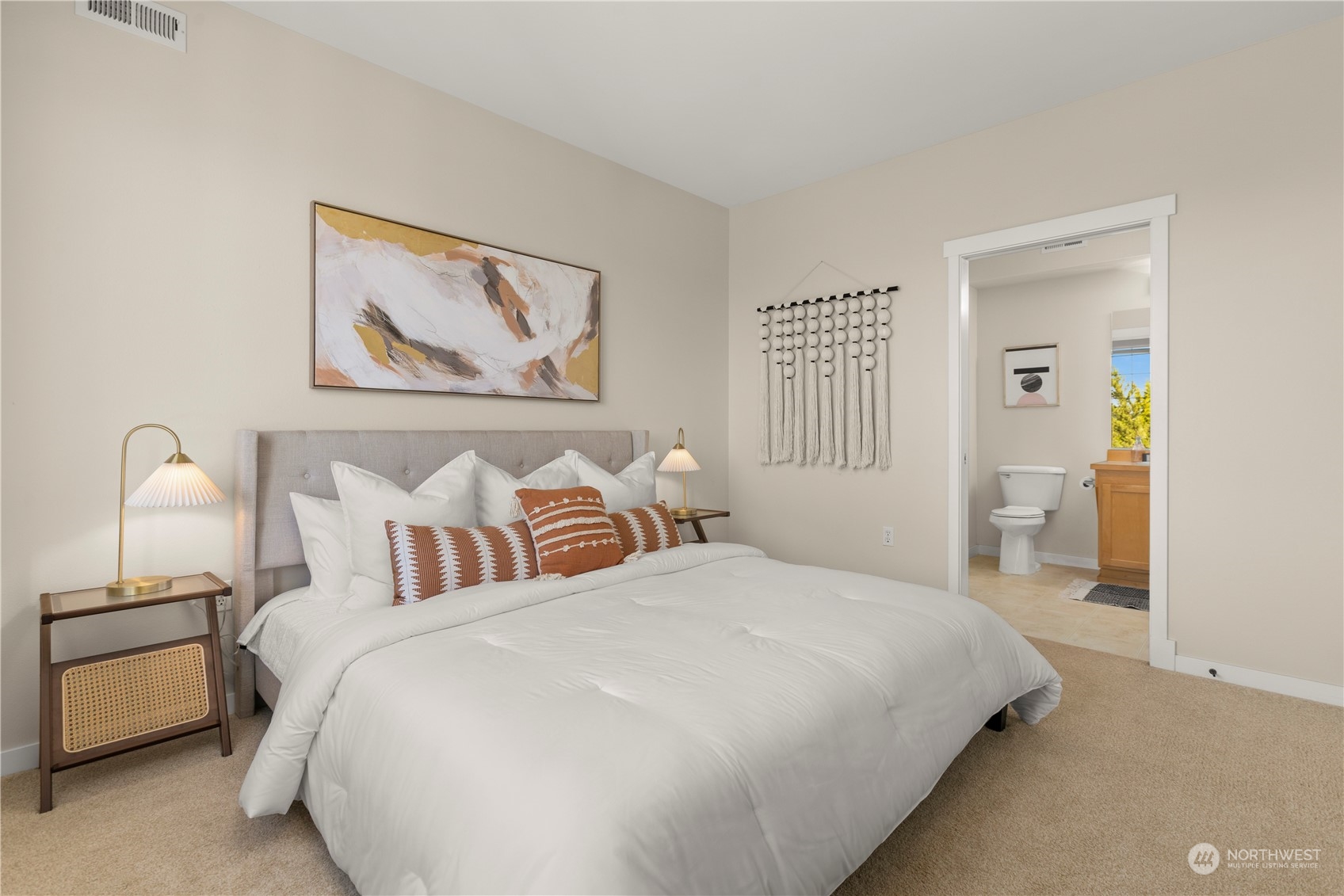1601 NE Katsura Street Unit: 206