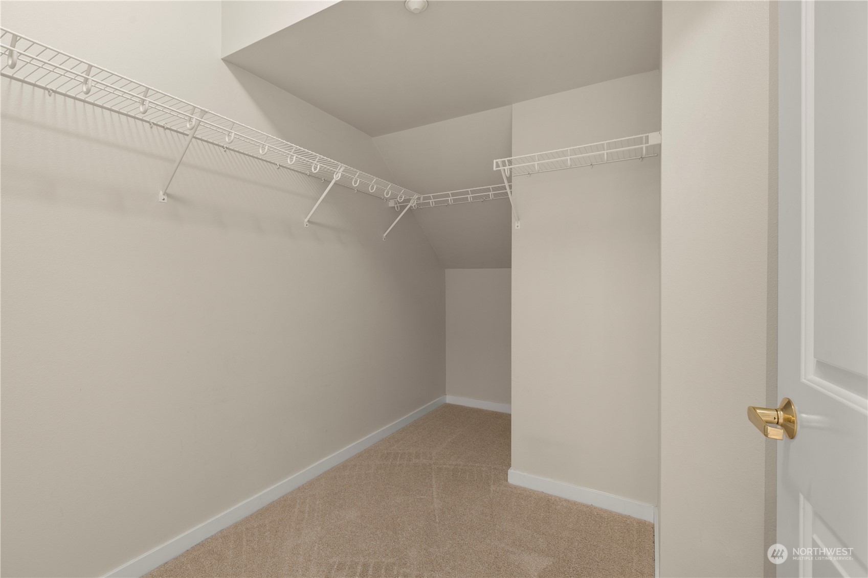 1601 NE Katsura Street Unit: 206
