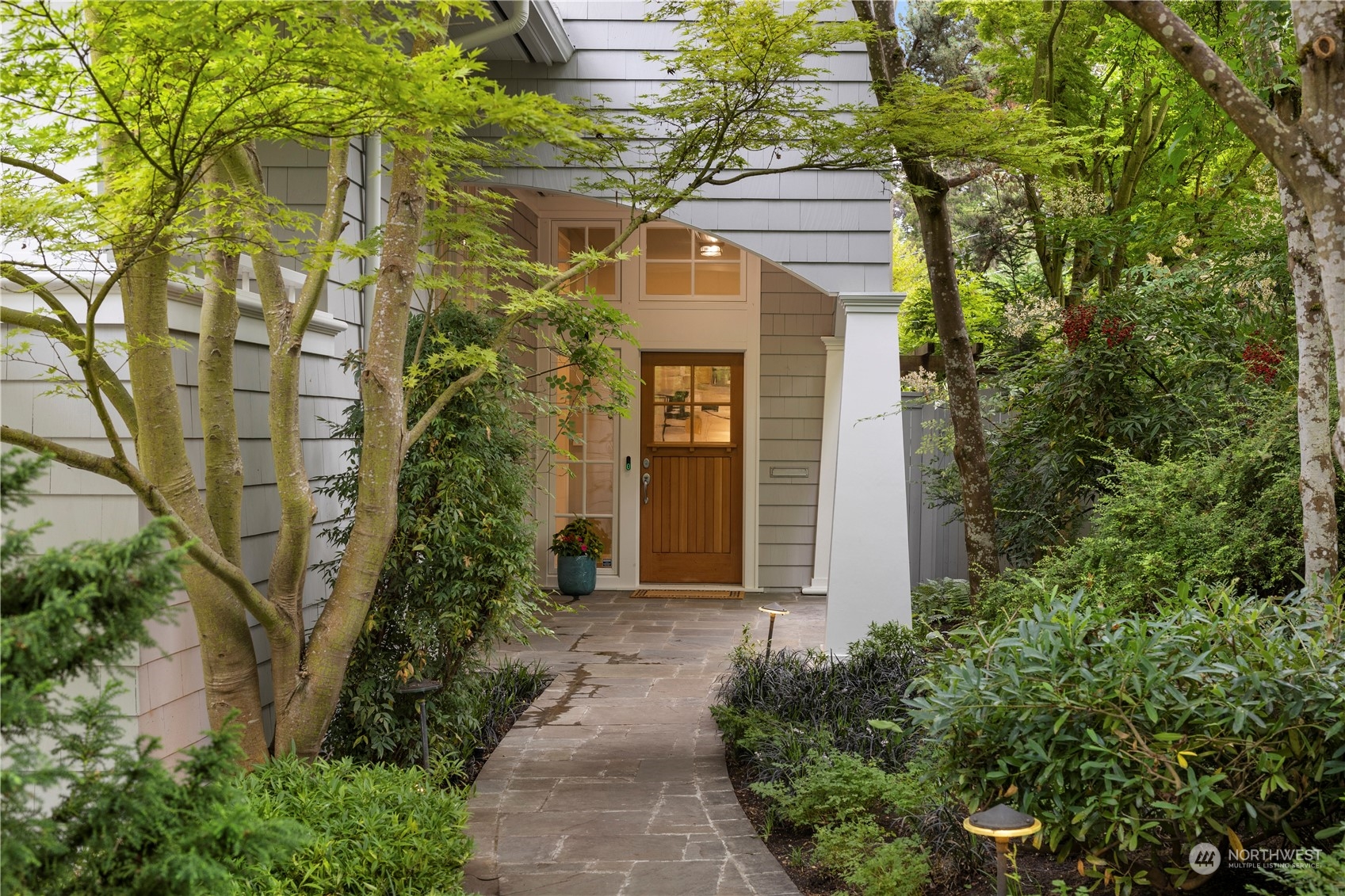 118 Lake Washington Boulevard