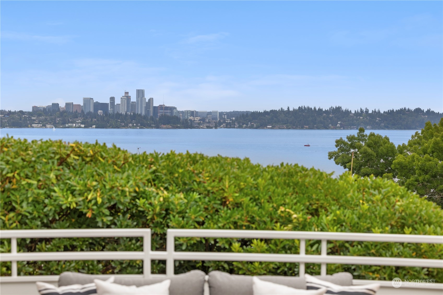 118 Lake Washington Boulevard