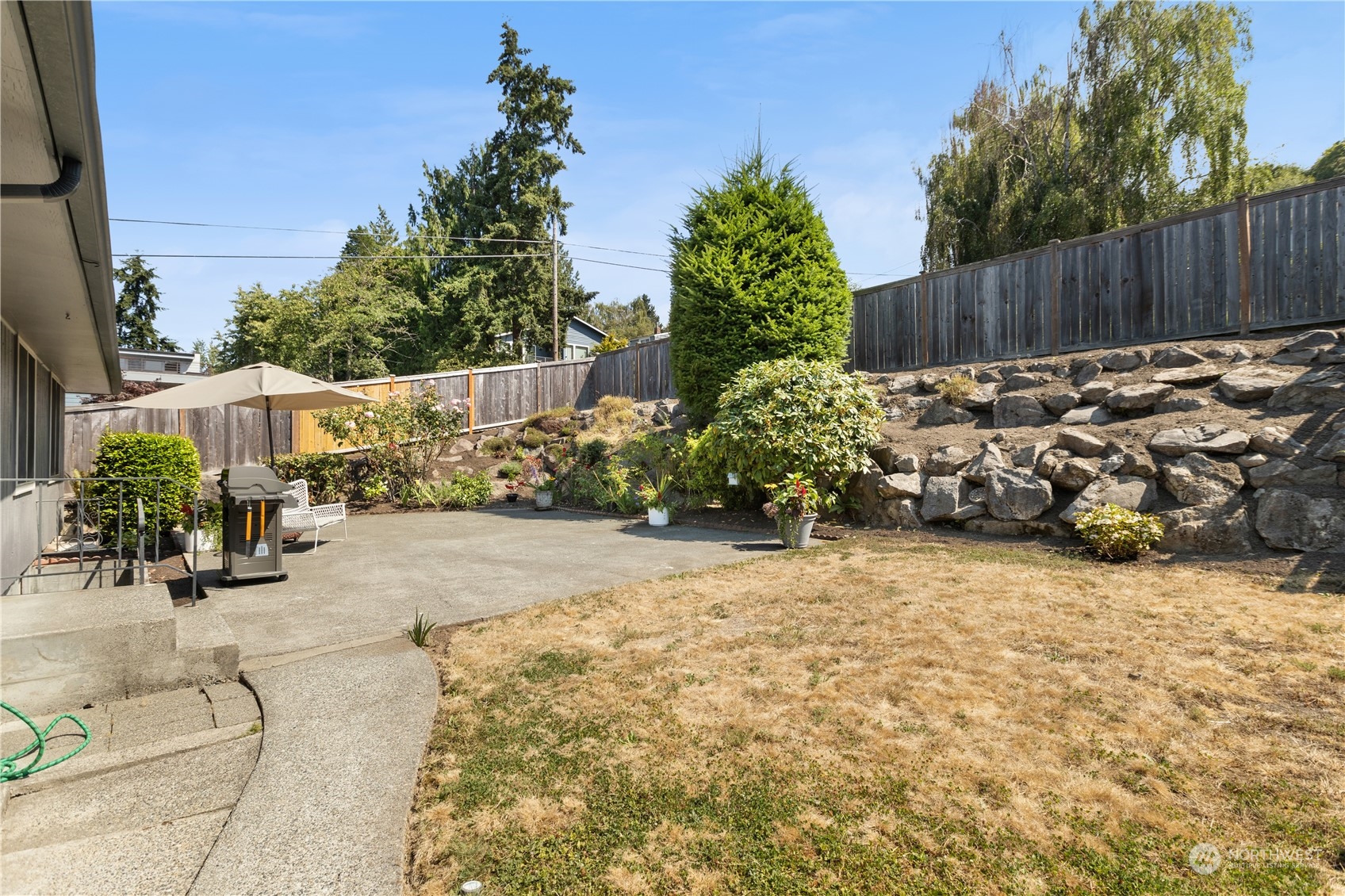 7550 46th Avenue SW
