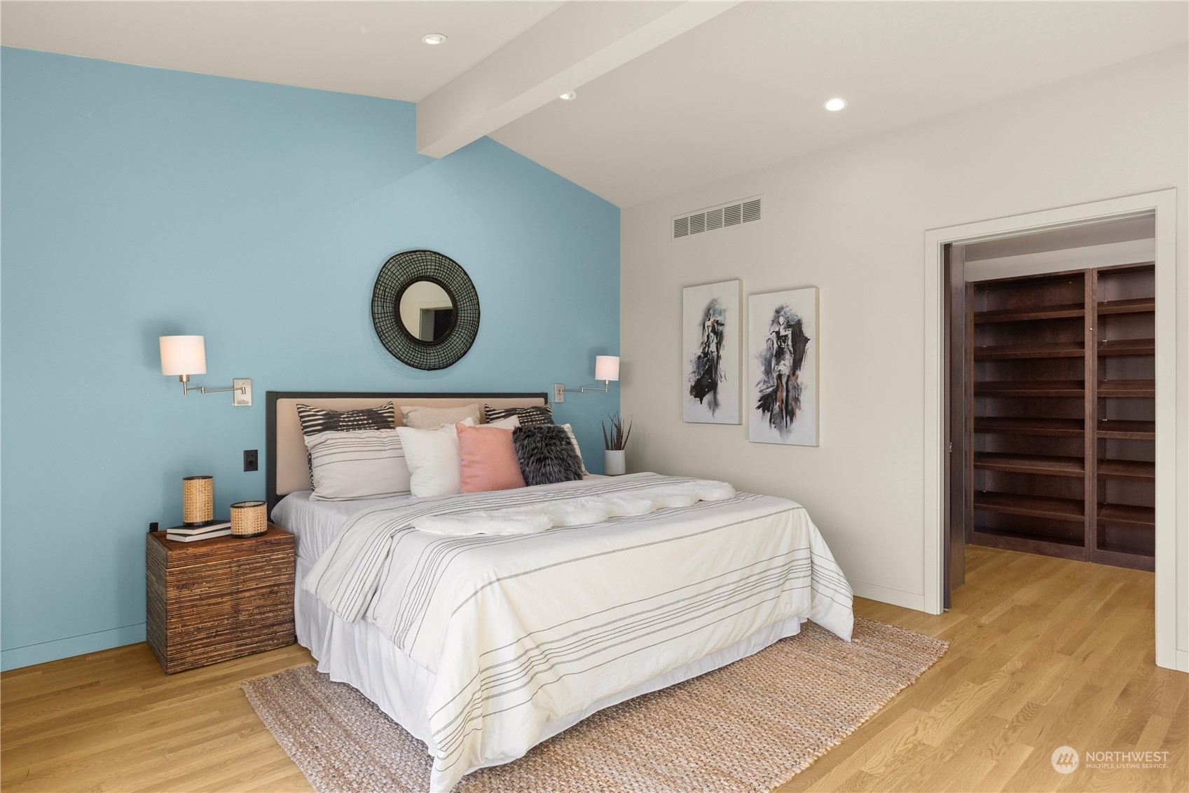4209 E Lynn Street Unit: 1