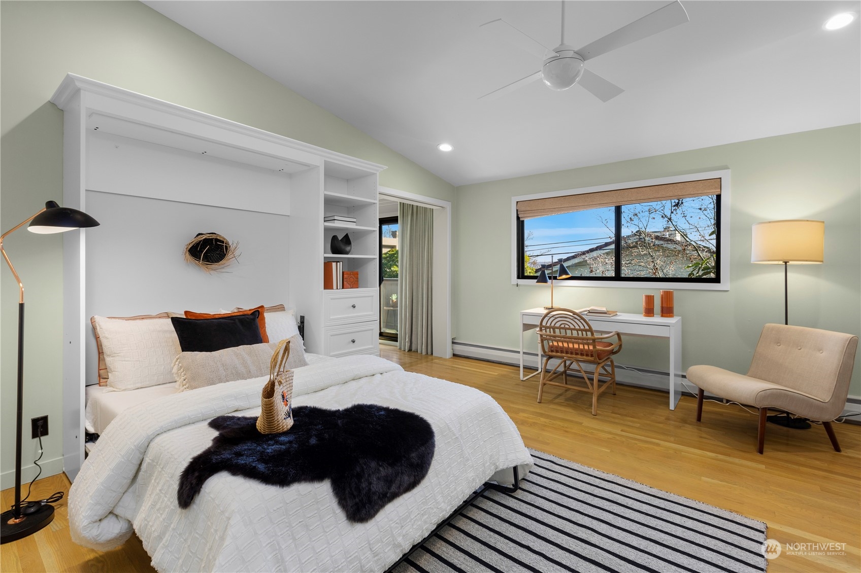 4209 E Lynn Street Unit: 1