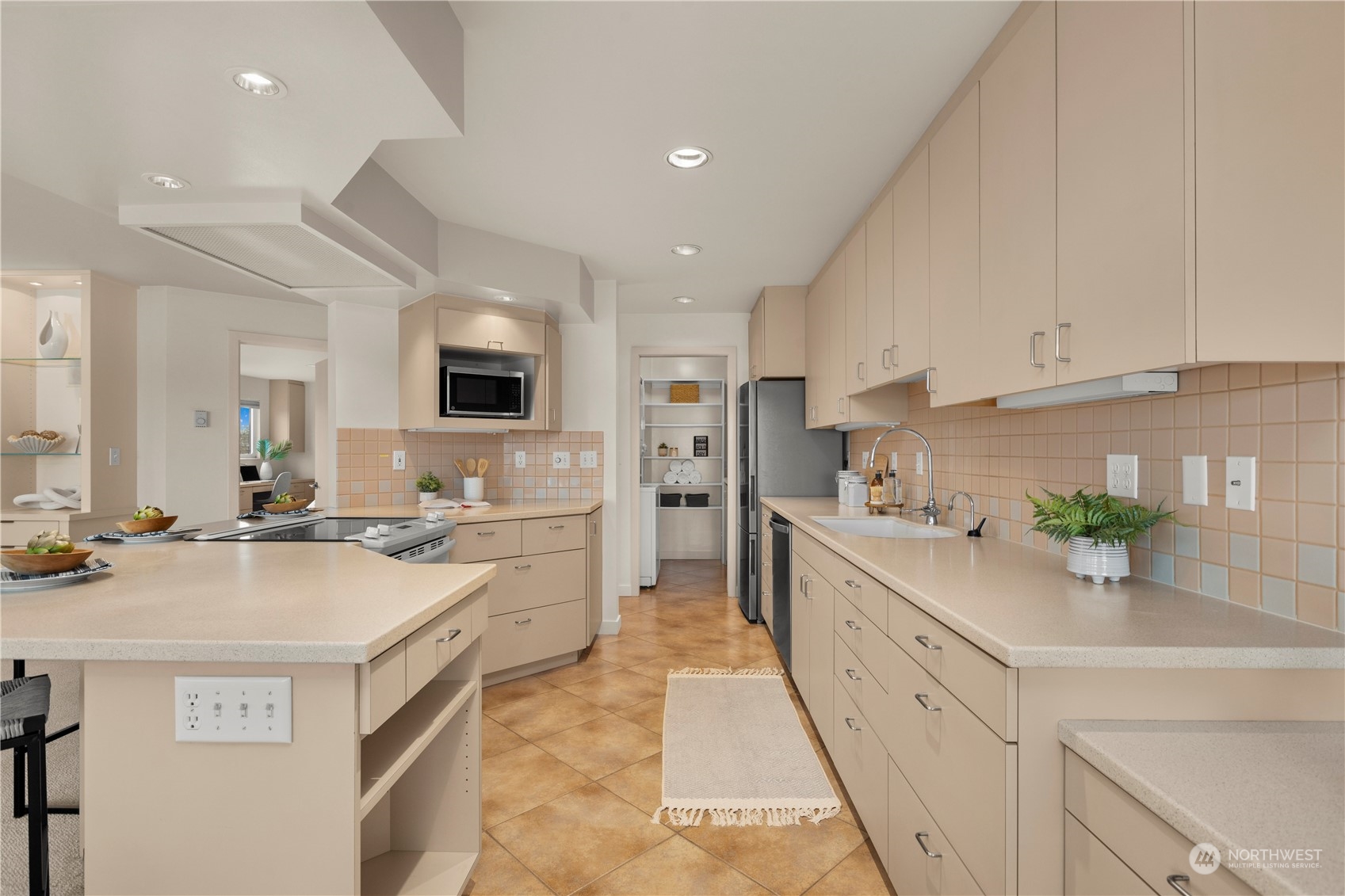 2500 Canterbury Lane E Unit: 301