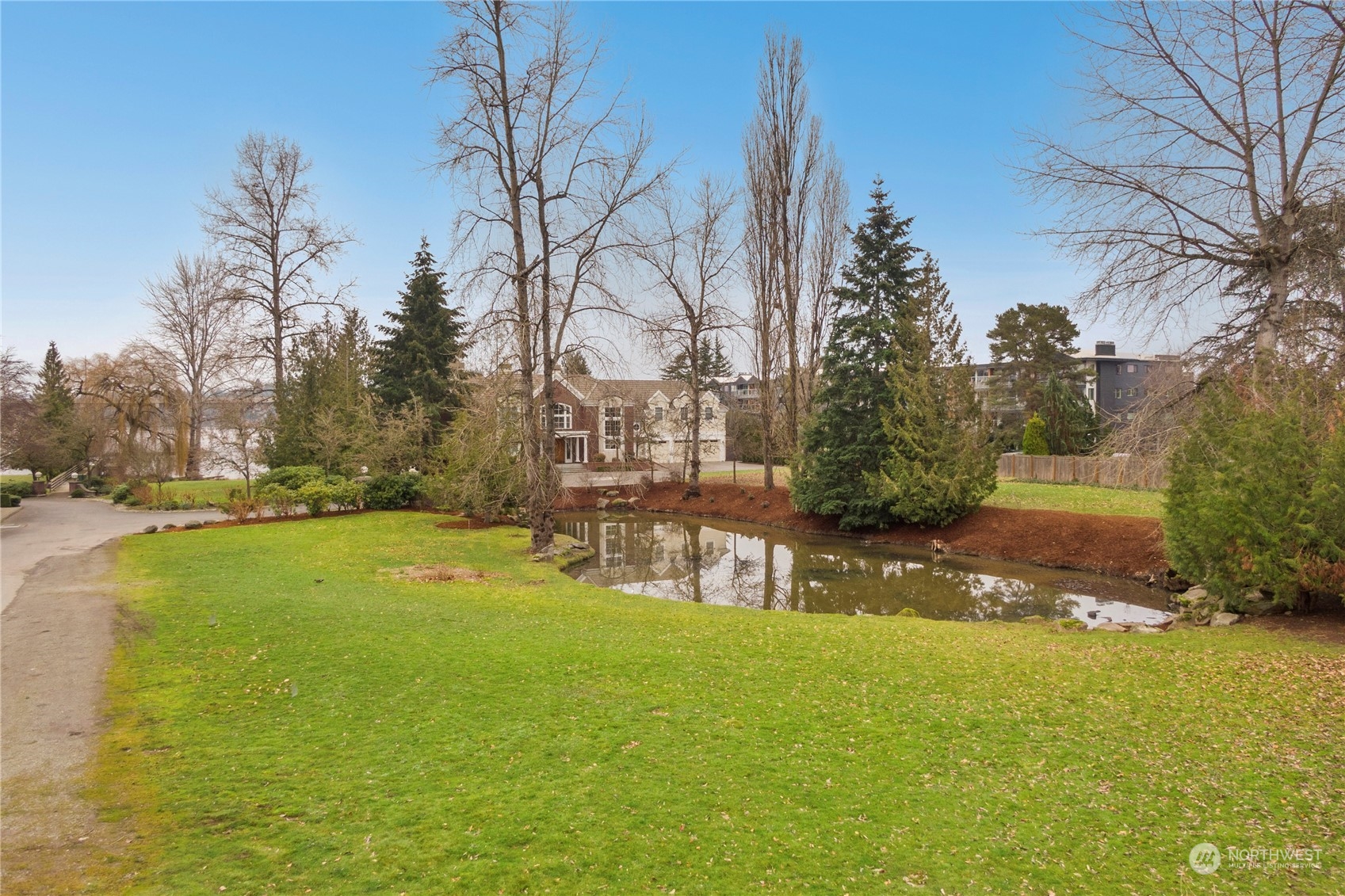 2538 39th Avenue E Unit: 6