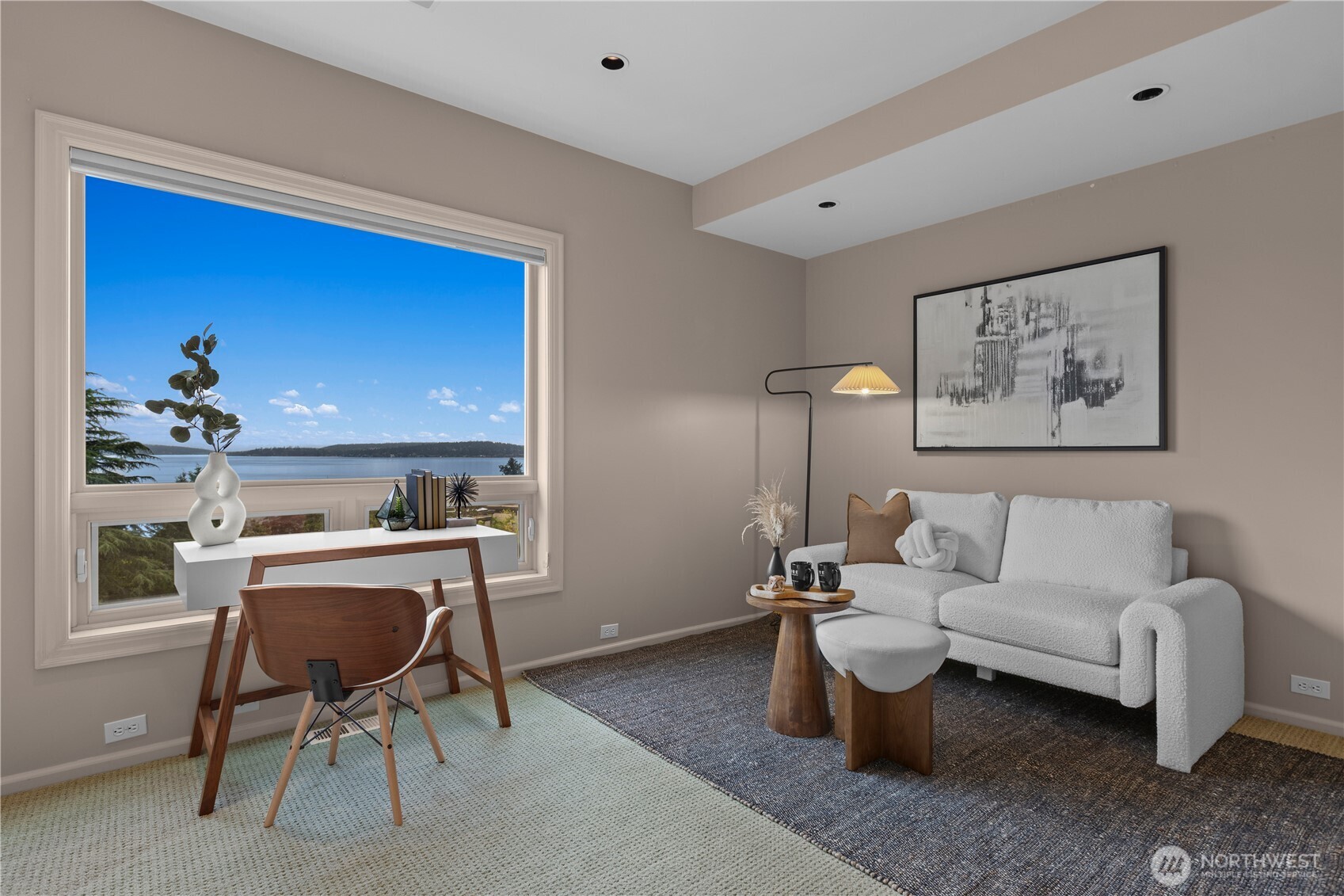 640 Hillside Drive E