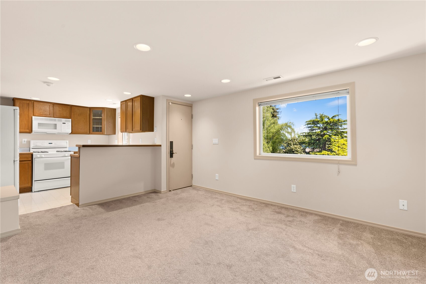 640 Hillside Drive E