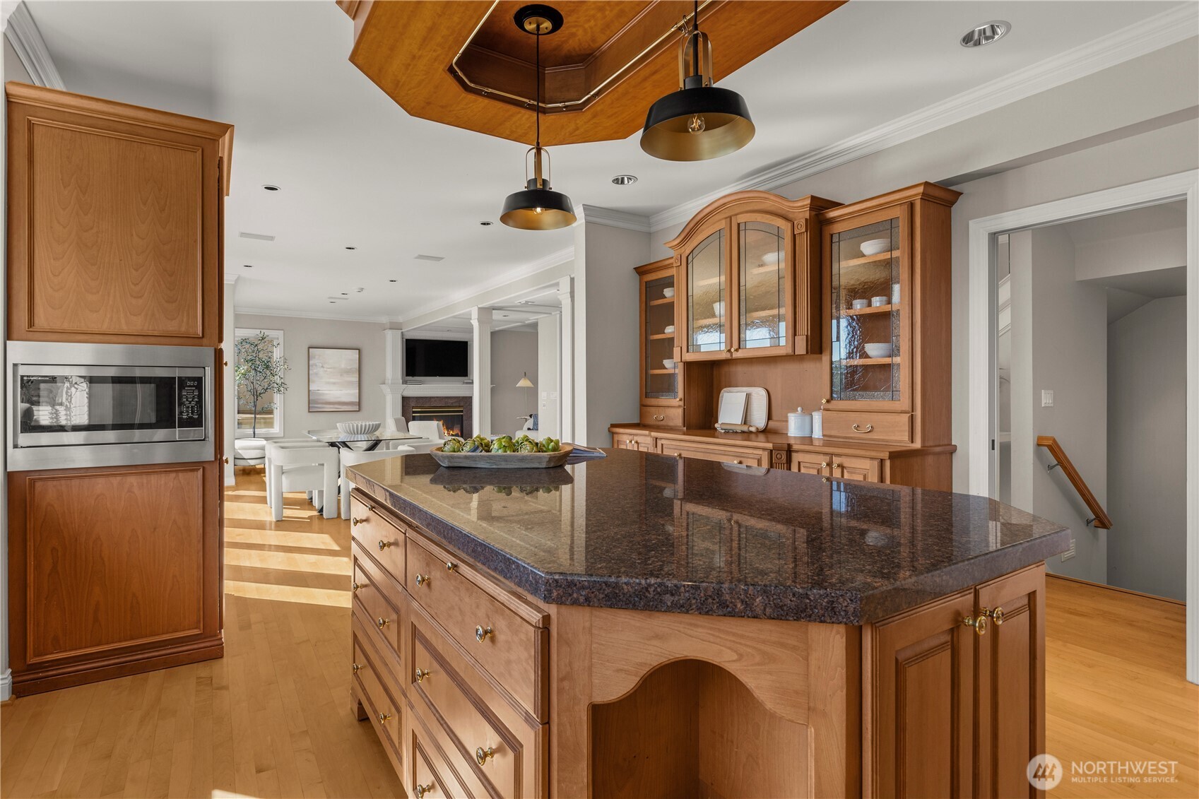 640 Hillside Drive E